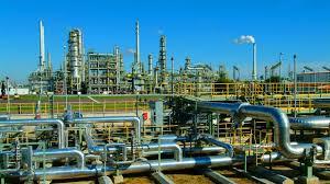 Refineries privatisation solution to ...